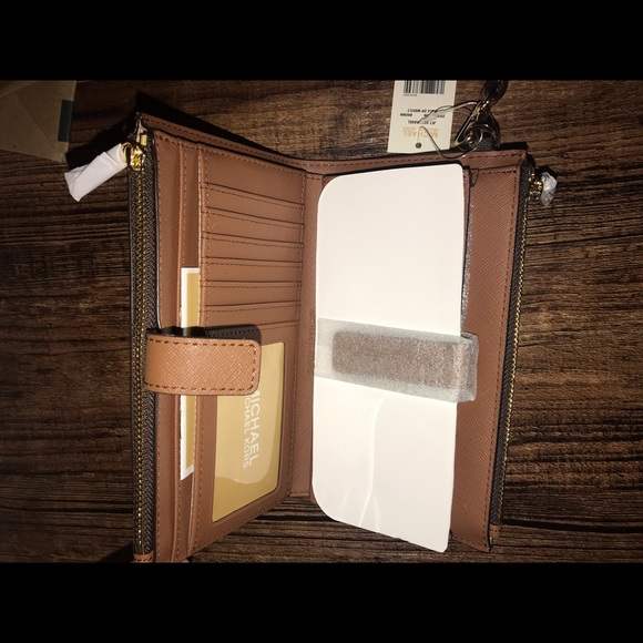 SOLD ON Ⓜ️ - Picture 3 of 6